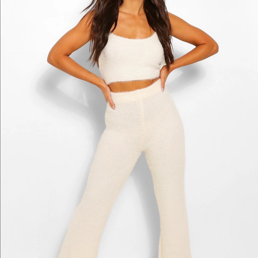 Fluffy Lounge Set modeled after Skims